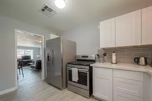 1803 Bayou Homes Dr, Galveston, TX 77551 - Photo 9