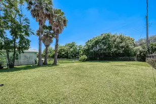 1803 Bayou Homes Dr, Galveston, TX 77551 - Photo 17