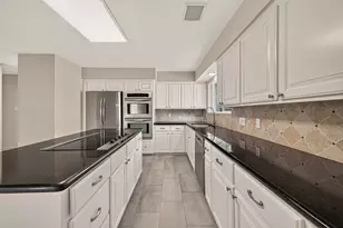 2103 Shadybriar Dr, Houston, TX 77077 - Photo 15