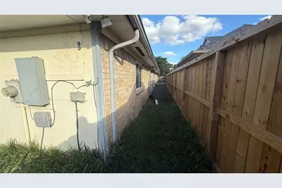 7706 Winter Glen Lane, Houston, TX 77072 - Photo 33