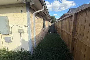 7706 Winter Glen Ln, Houston, TX 77072 - Photo 33