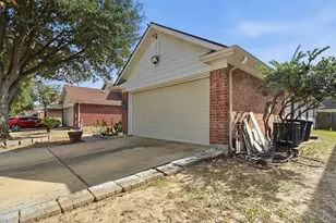 13106 Cherryglade Ct, Houston, TX 77044 - Photo 3