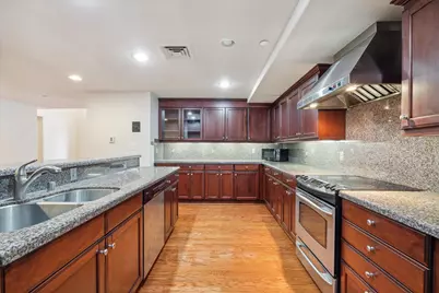 914 Main Street #1104, Houston, TX 77002 - Photo 5