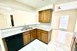 8323 Wednesbury Ln, Houston, TX 77074 - Photo 7