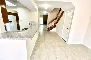 8323 Wednesbury Ln, Houston, TX 77074 - Photo 9