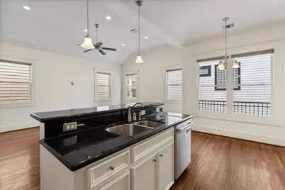 1042 W 25th Street #B, Houston, TX 77008 - Photo 11