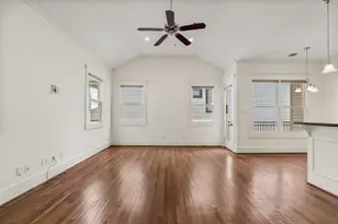 1042 W 25th St, Houston, TX 77008 - Photo 7