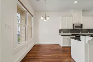 1042 W 25th St, Houston, TX 77008 - Photo 9