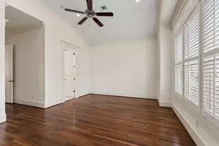 1042 W 25th St, Houston, TX 77008 - Photo 15