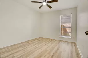8822 Covent Garden St, Houston, TX 77031 - Photo 23