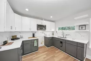 1102 Gazin St, Houston, TX 77020 - Photo 9