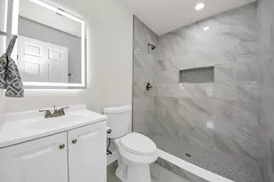 1102 Gazin St, Houston, TX 77020 - Photo 33