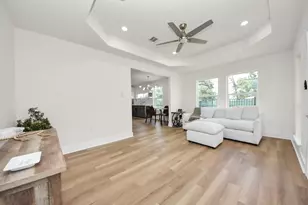 1102 Gazin St, Houston, TX 77020 - Photo 3