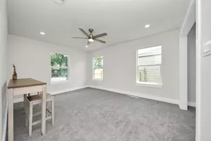 1102 Gazin St, Houston, TX 77020 - Photo 21