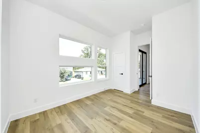 5030 Mallow Street #A/B, Houston, TX 77033 - Photo 11
