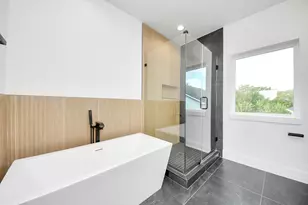 5030 Mallow St, Houston, TX 77033 - Photo 19