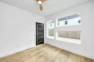 5030 Mallow St, Houston, TX 77033 - Photo 27