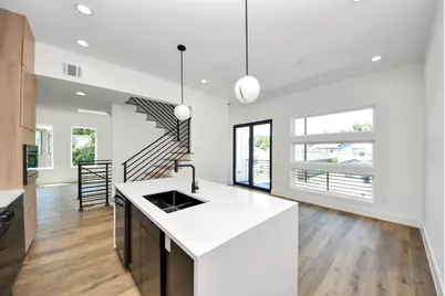 5030 Mallow Street #A/B, Houston, TX 77033 - Photo 5