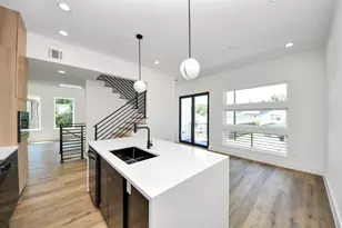 5030 Mallow St, Houston, TX 77033 - Photo 5