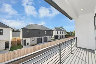 5030 Mallow St, Houston, TX 77033 - Photo 11