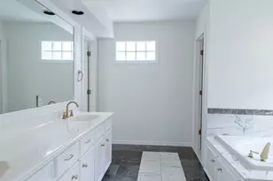 2413 Dorrington St, Houston, TX 77030 - Photo 19