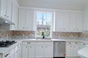 2413 Dorrington St, Houston, TX 77030 - Photo 13