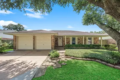 2111 Willow Boulevard, Pearland, TX 77581 - Photo 3