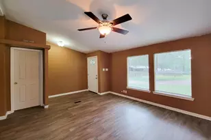 20284 Forest Woods Ln, Montgomery, TX 77356 - Photo 9