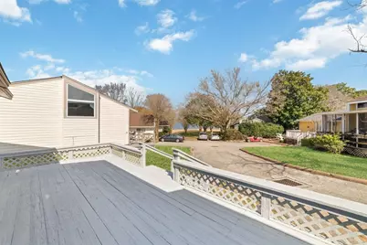 17 April Point Drive N, Conroe, TX 77356 - Photo 5
