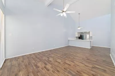 17 April Point Drive N, Conroe, TX 77356 - Photo 5