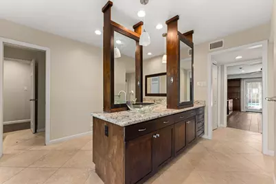 219 Big Hollow Lane, Houston, TX 77042 - Photo 19