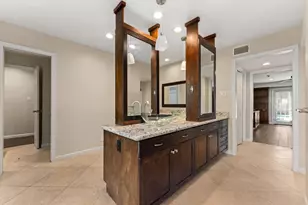219 Big Hollow Ln, Houston, TX 77042 - Photo 19