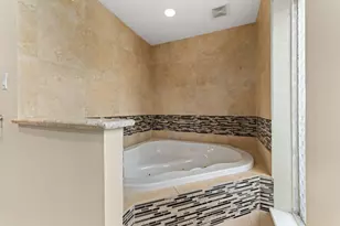 219 Big Hollow Ln, Houston, TX 77042 - Photo 21