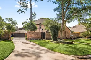 219 Big Hollow Ln, Houston, TX 77042 - Photo 47