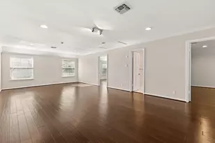 219 Big Hollow Ln, Houston, TX 77042 - Photo 29