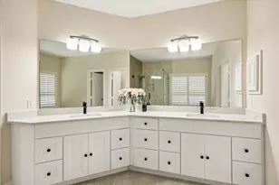 2302 Upland Park Dr, Sugar Land, TX 77479 - Photo 15