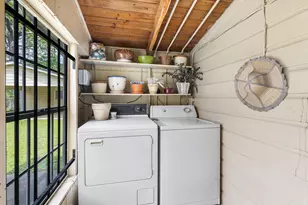 4010 Ascot Ln, Houston, TX 77092 - Photo 13