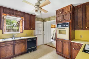 4010 Ascot Ln, Houston, TX 77092 - Photo 11