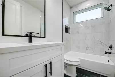 1913 Hoskins Drive #J, Houston, TX 77080 - Photo 13