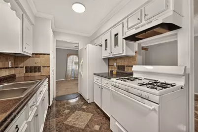 5002 Bay Cedar Court, Houston, TX 77048 - Photo 9