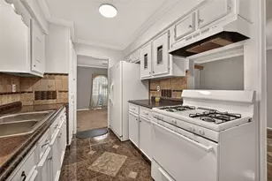 5002 Bay Cedar Ct, Houston, TX 77048 - Photo 9