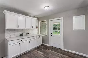 608 W Lobit St, Baytown, TX 77520 - Photo 21