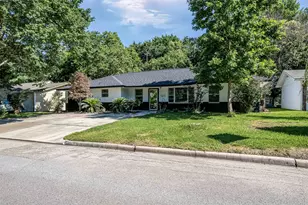 608 W Lobit St, Baytown, TX 77520 - Photo 3