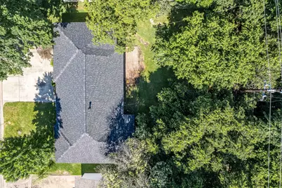 608 W Lobit Street, Baytown, TX 77520 - Photo 9