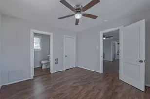 128 1/2 East 23rd St, Houston, TX 77008 - Photo 9