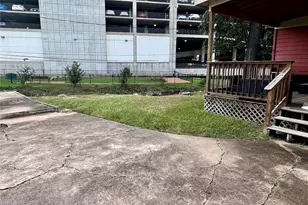 132 Carson Ct, Houston, TX 77004 - Photo 11