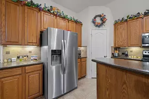 738 Oak Ridge Grove Cir, Oak Ridge North, TX 77386 - Photo 9