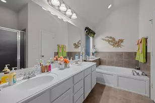 738 Oak Ridge Grove Cir, Oak Ridge North, TX 77386 - Photo 23
