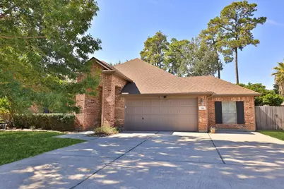 738 Oak Ridge Grove Circle, Oak Ridge North, TX 77386 - Photo 3