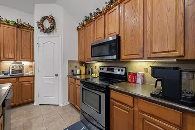 738 Oak Ridge Grove Circle, Oak Ridge North, TX 77386 - Photo 11